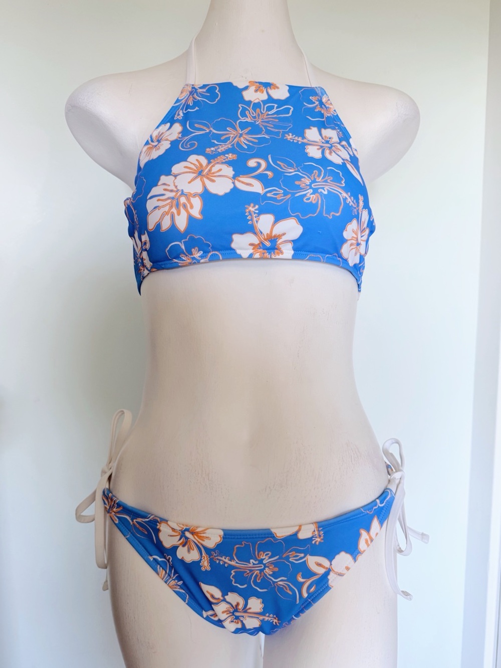 Wild Fable Blue Floral Halter Bikini Set Women’s Medium Tie Side